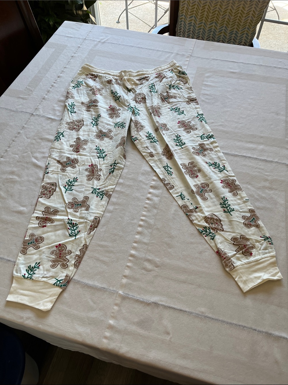 NWT Secret Treasures Cream Pajama Joggers with Gingerbread & Green Sprig Print